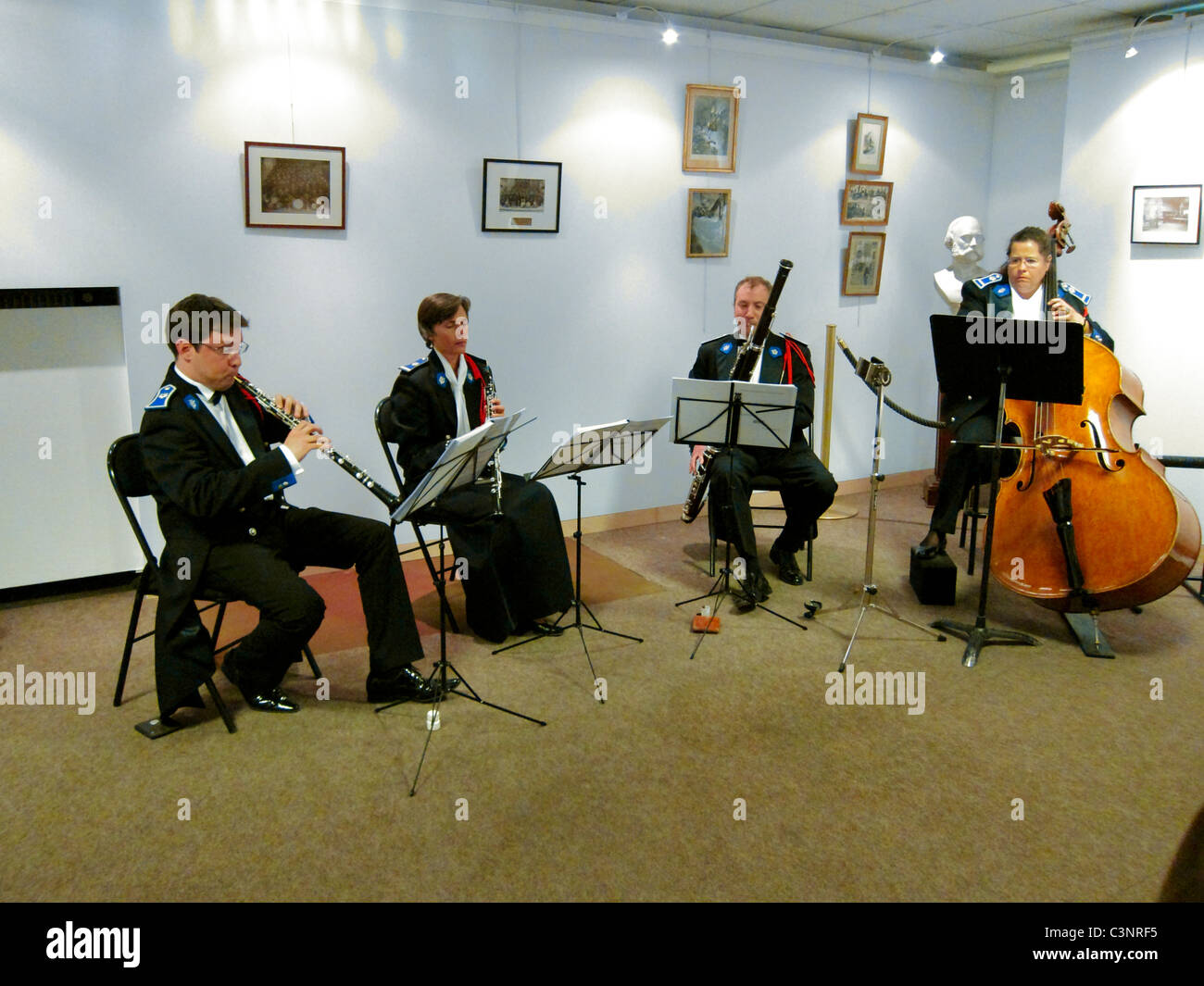 Chamber music hi-res stock photography and images - Alamy