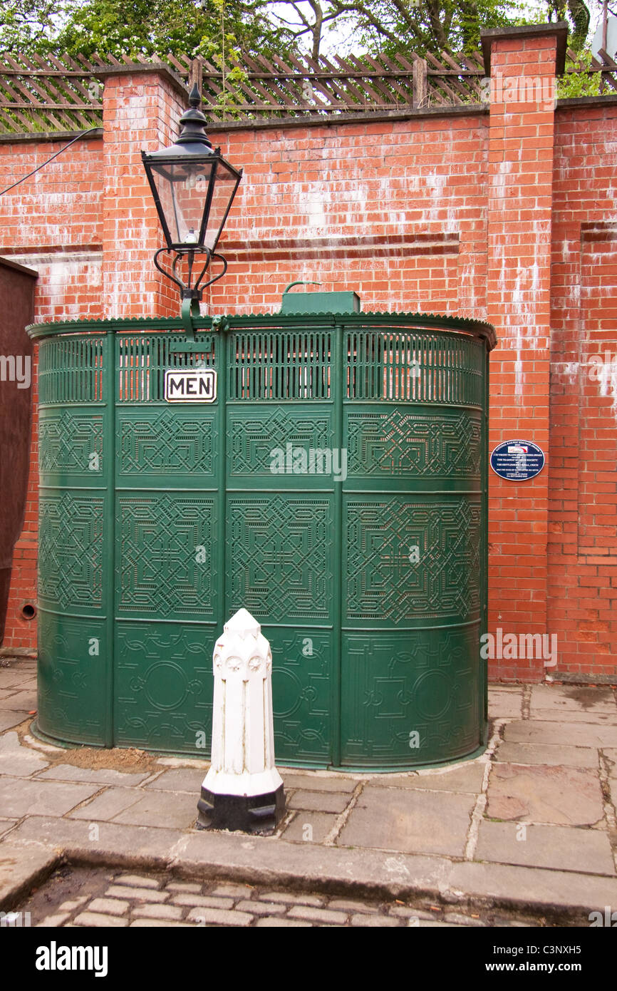 Old fashioned urinal hires stock photography and images Alamy