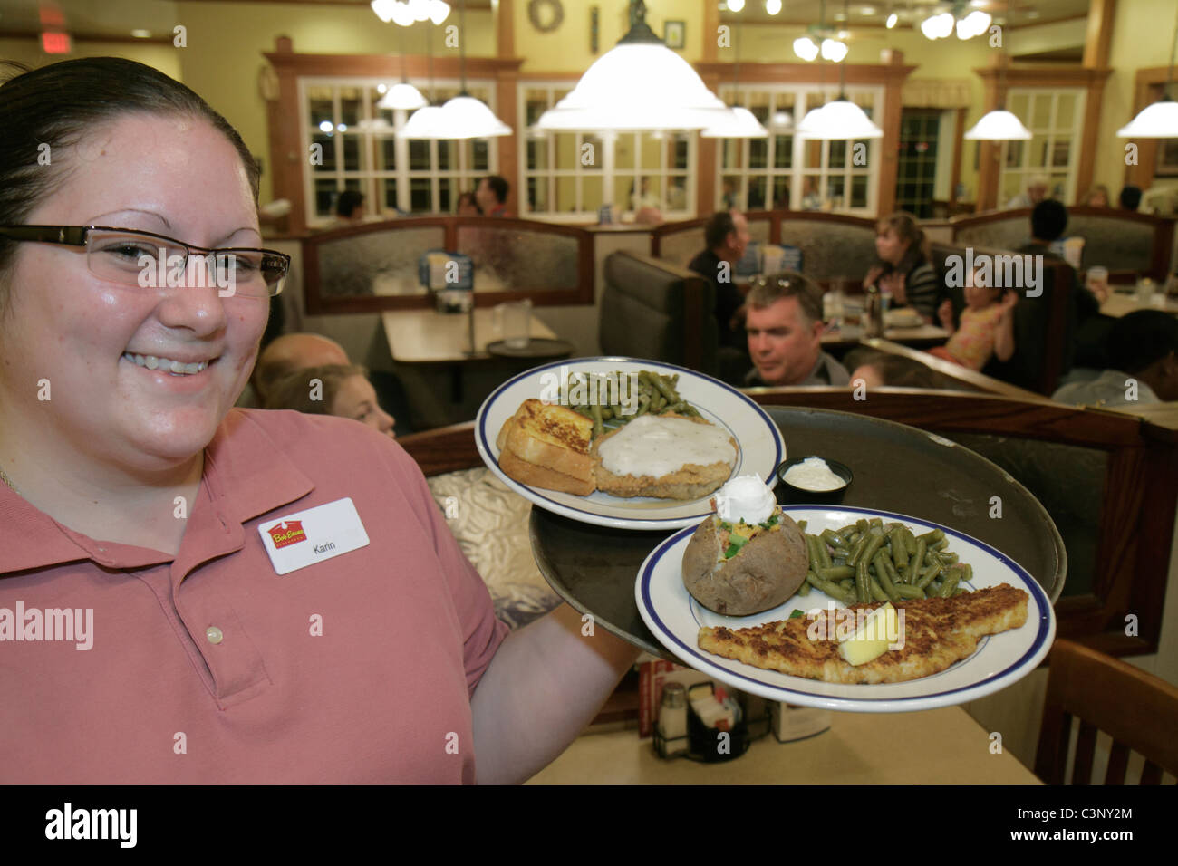 Florida,Tampa,Temple Terrace,Bob Evans,restaurant restaurants food dining cafe cafes,waitress server employee employees worker workers working staff,s Stock Photo