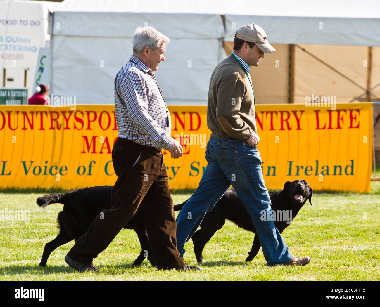Dog trainer dog trainers hires stock photography and images Alamy