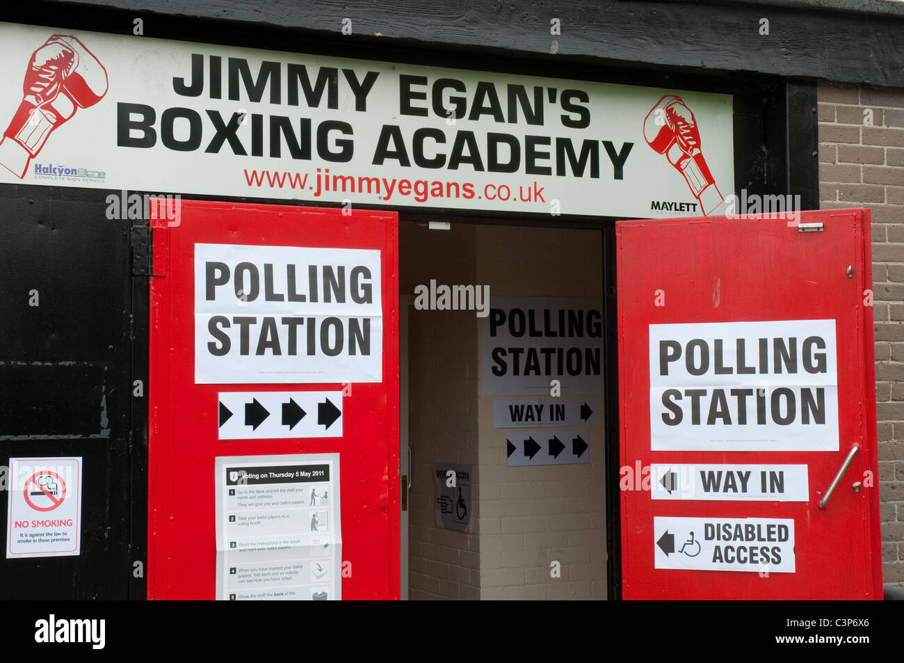 Polling Station in Benchill,Wythenshawe,Manchester. Stock Photo