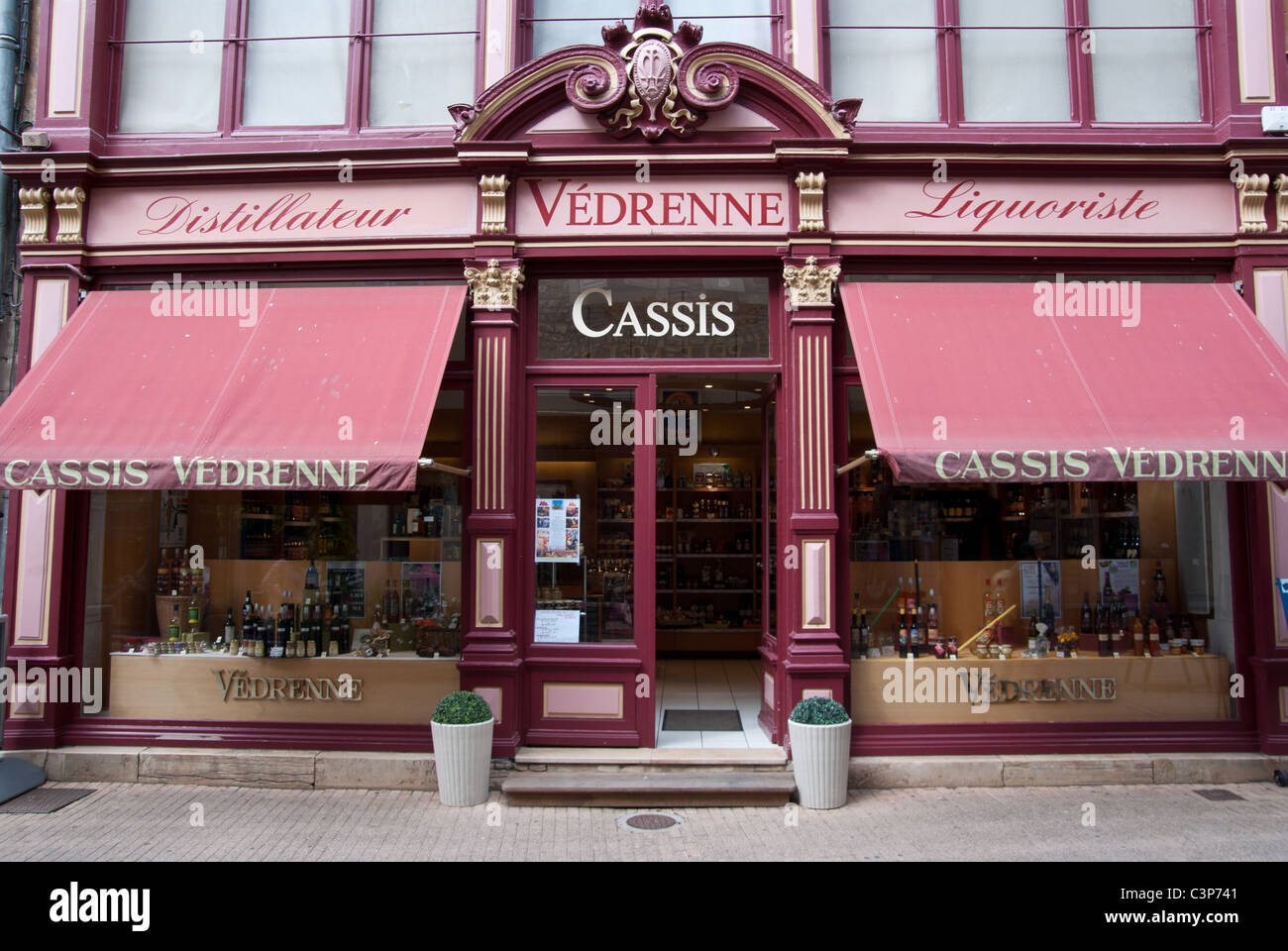 Retailer of cassis Beaune Burgundy France Stock Photo