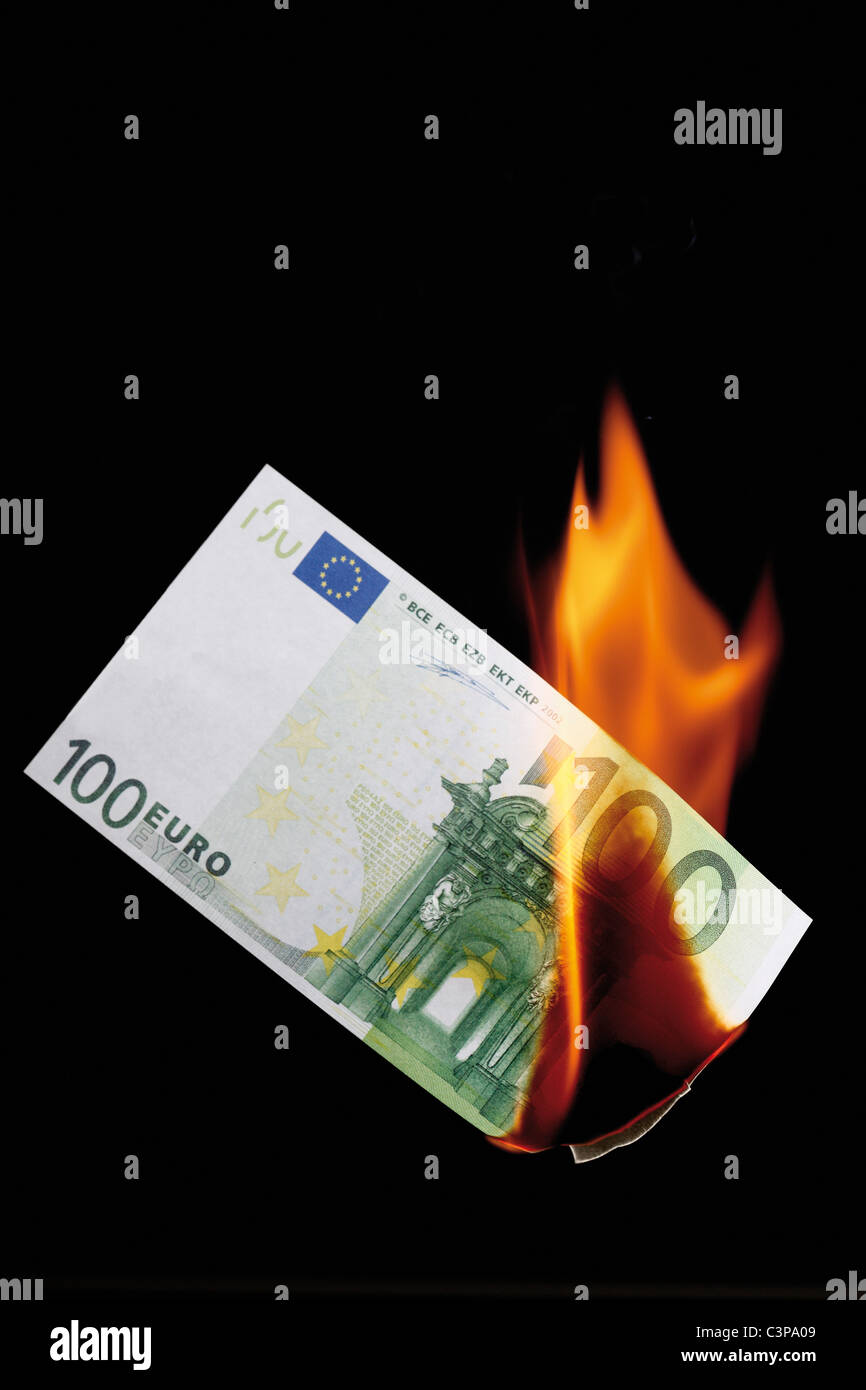 Tiền euro 100 đồng - Tiền euro là một loại tiền tuyệt vời của Liên minh châu Âu. Hãy xem các hình ảnh của mệnh giá 100 đồng, bạn sẽ được trải nghiệm nhiều cảm xúc đối với loại tiền này.