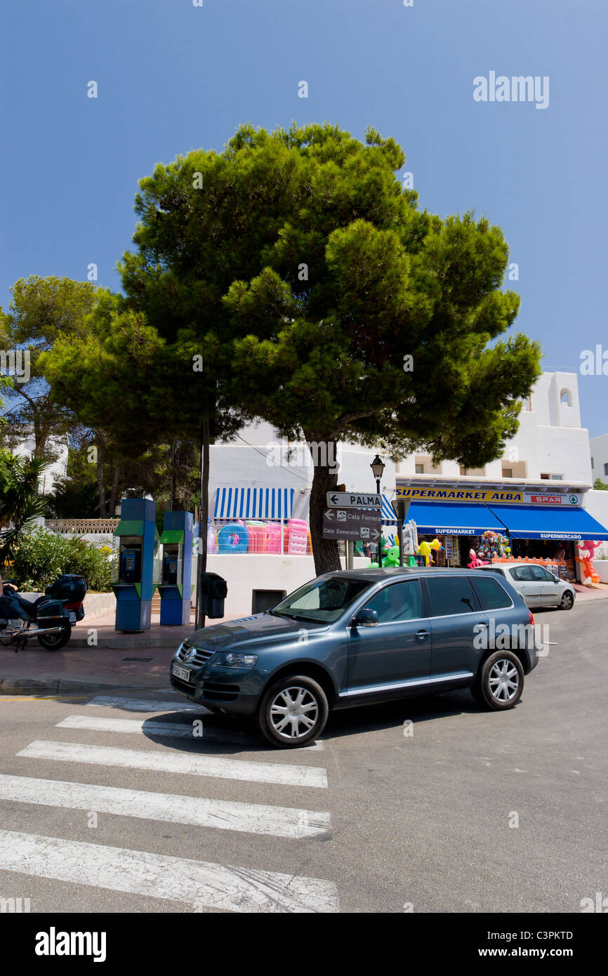 Cala D'Or, Mallorca, Balearic Islands, Spain. Car entering street Stock