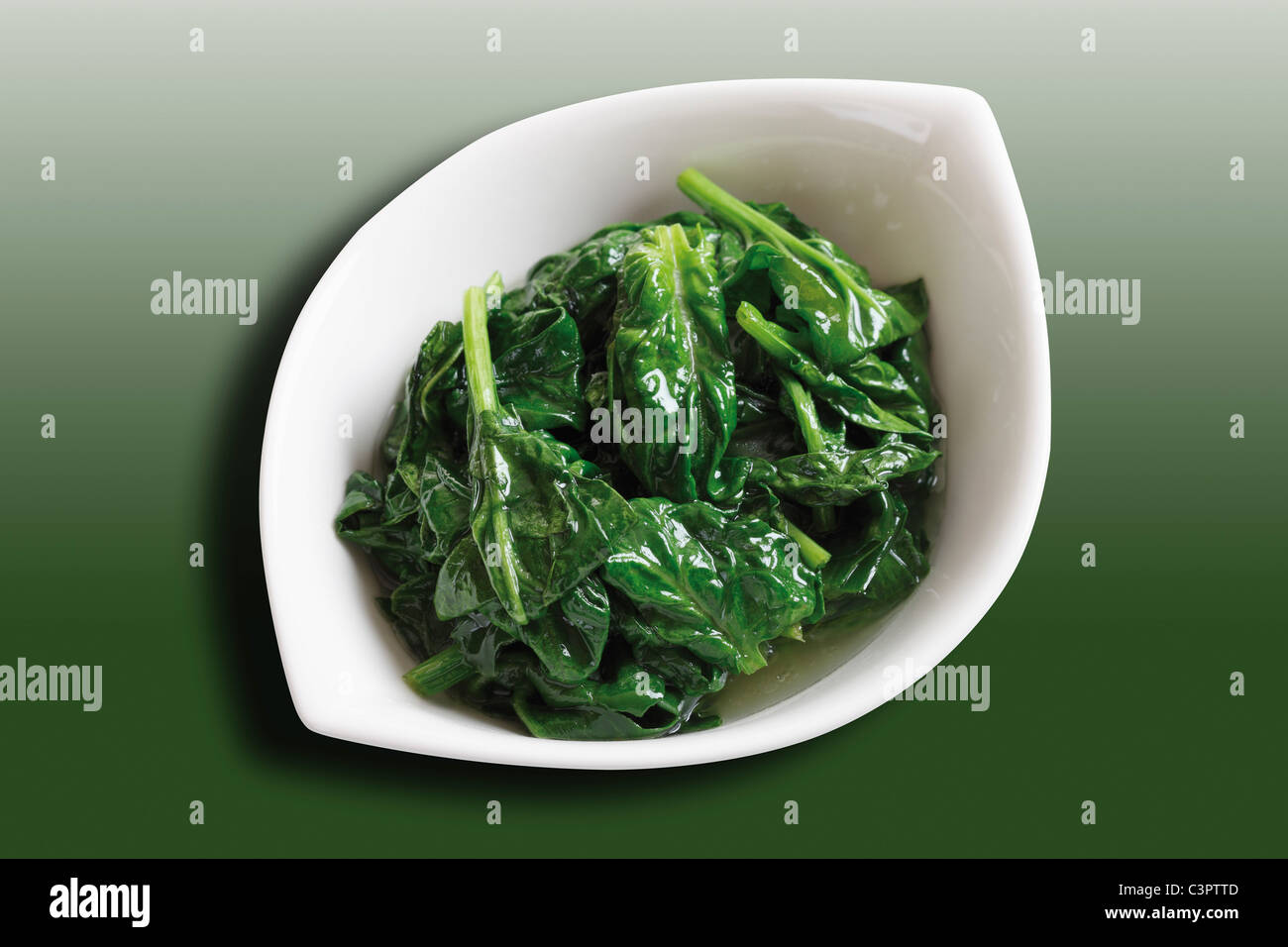 Blanched spinach leaves, close up Stock Photo - Alamy