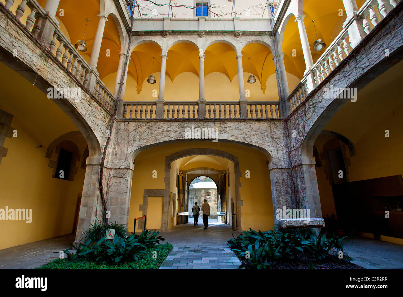 Spain, Catalonia, Barcelona, Patio in Barri Gotic Quarter Stock Photo