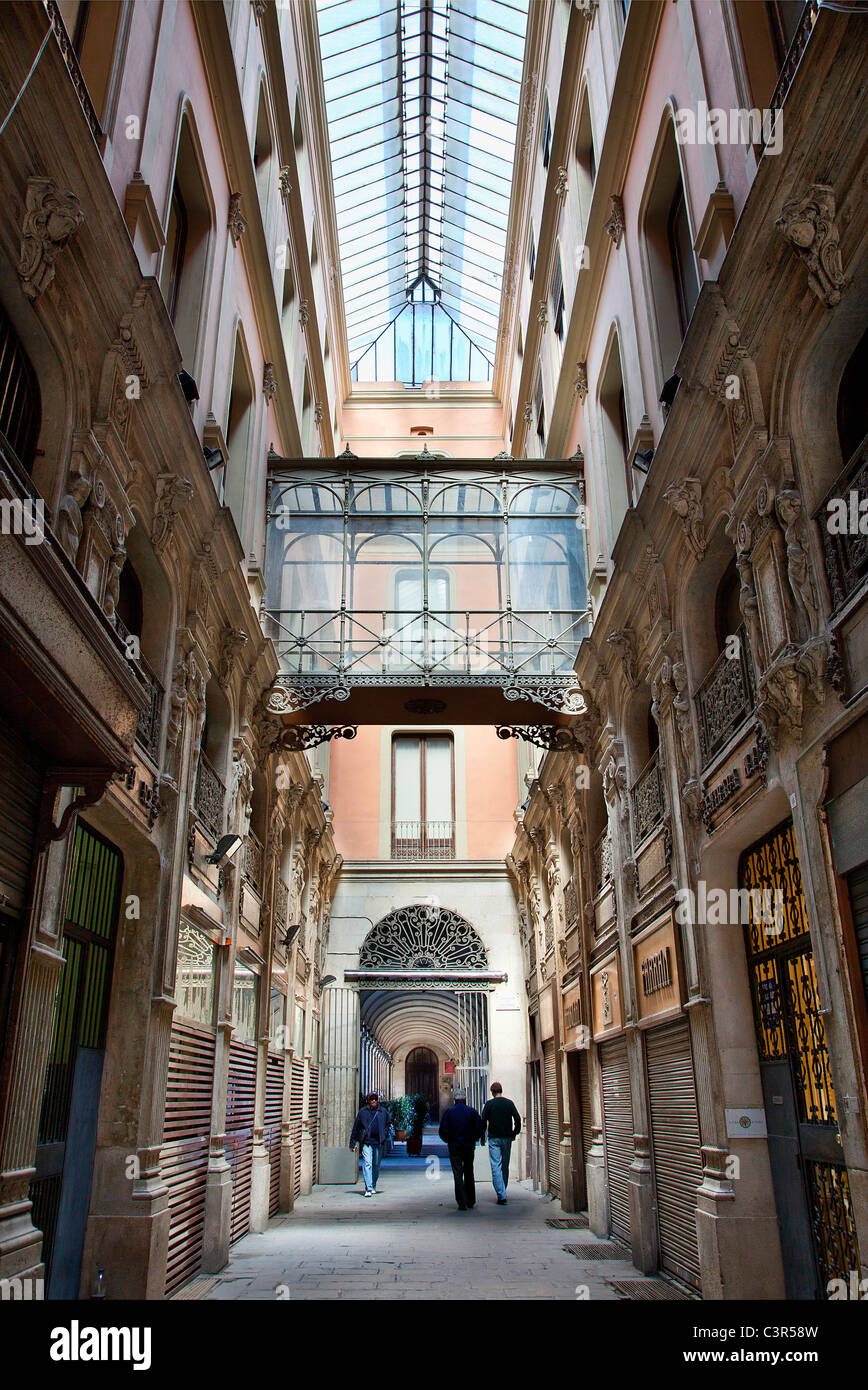 Barcelona, Alleyway in Barri Gotic Quarter Stock Photo