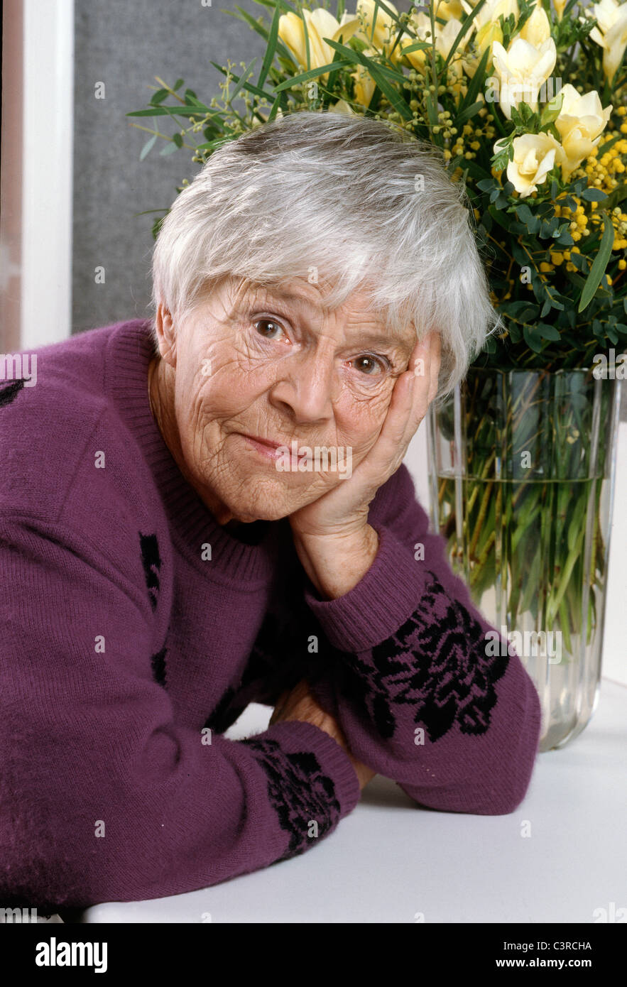 Patricia Hayes photo picture Patricia Hayes