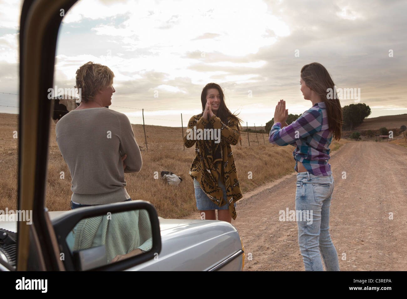 friends-the-one-with-the-routine-hi-res-stock-photography-and-images