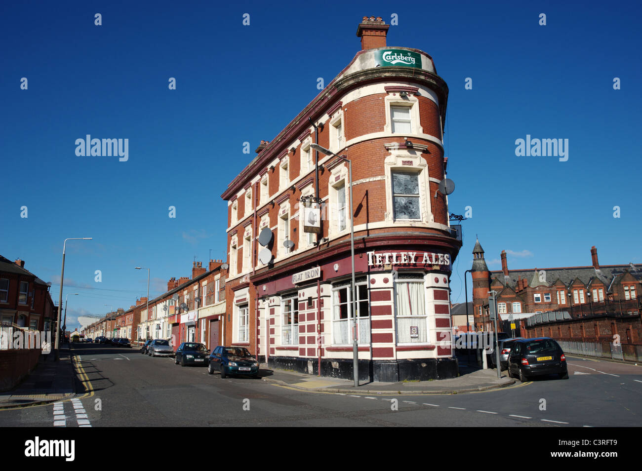 Flat Iron pub, public house. 375-377 Walton Breck Rd Anfield Liverpool L4 0SY England, UK. Stock Photo