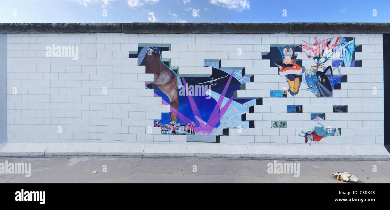 Germany, Berlin, Graffiti on berlin wall Stock Photo - Alamy