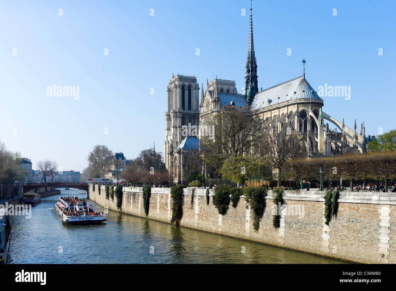 Bateau Mouche Paris High Resolution Stock Photography And Images Alamy