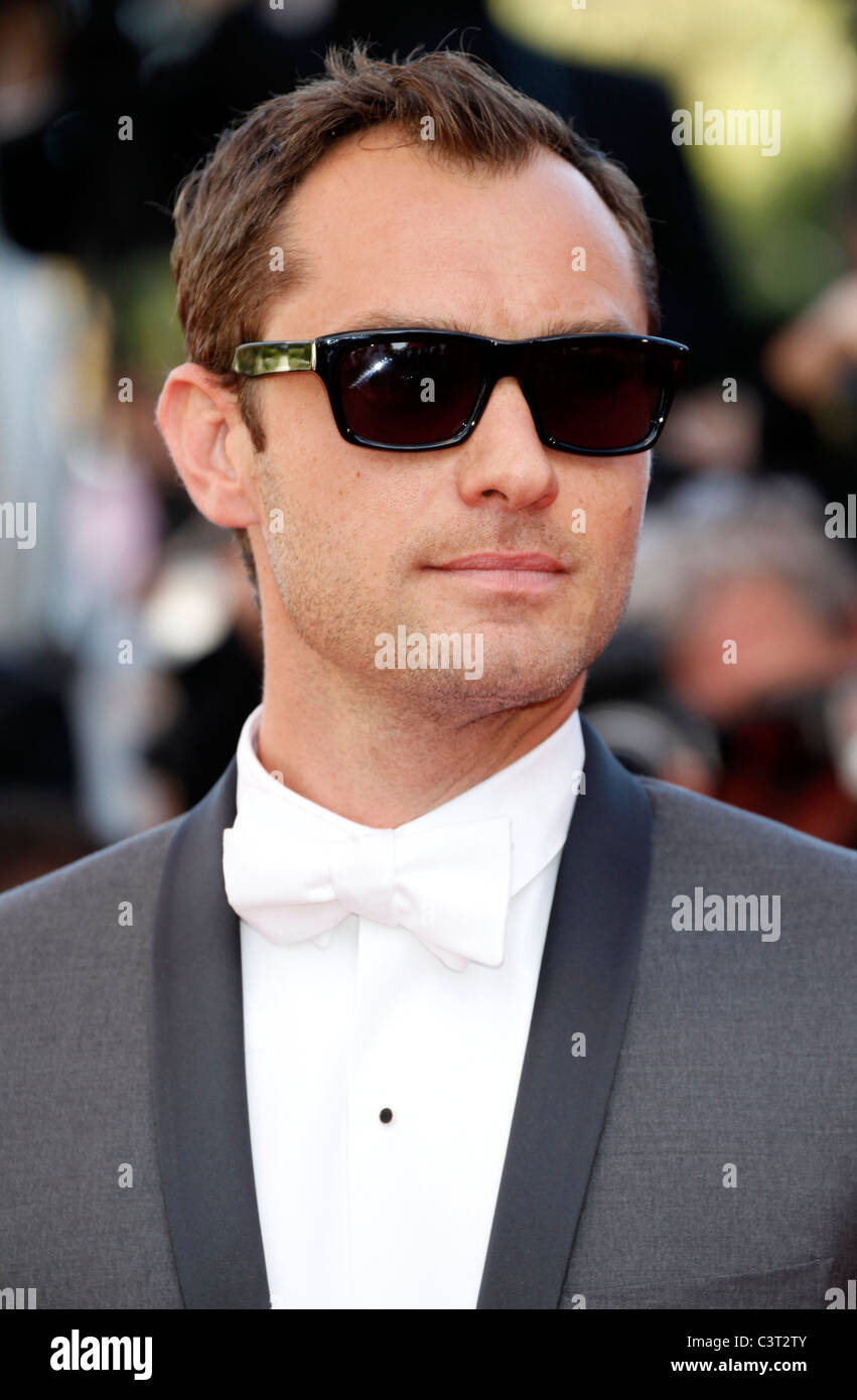 JUDE LAW THE TREE OF LIFE PREMIERE PALAIS DES FESTIVALS CANNES FRANCE 16 May 2011 Stock Photo