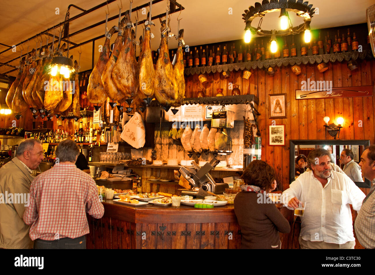 Rctorant Casa valles san sebastian restaurant hi-res stock photography and ...