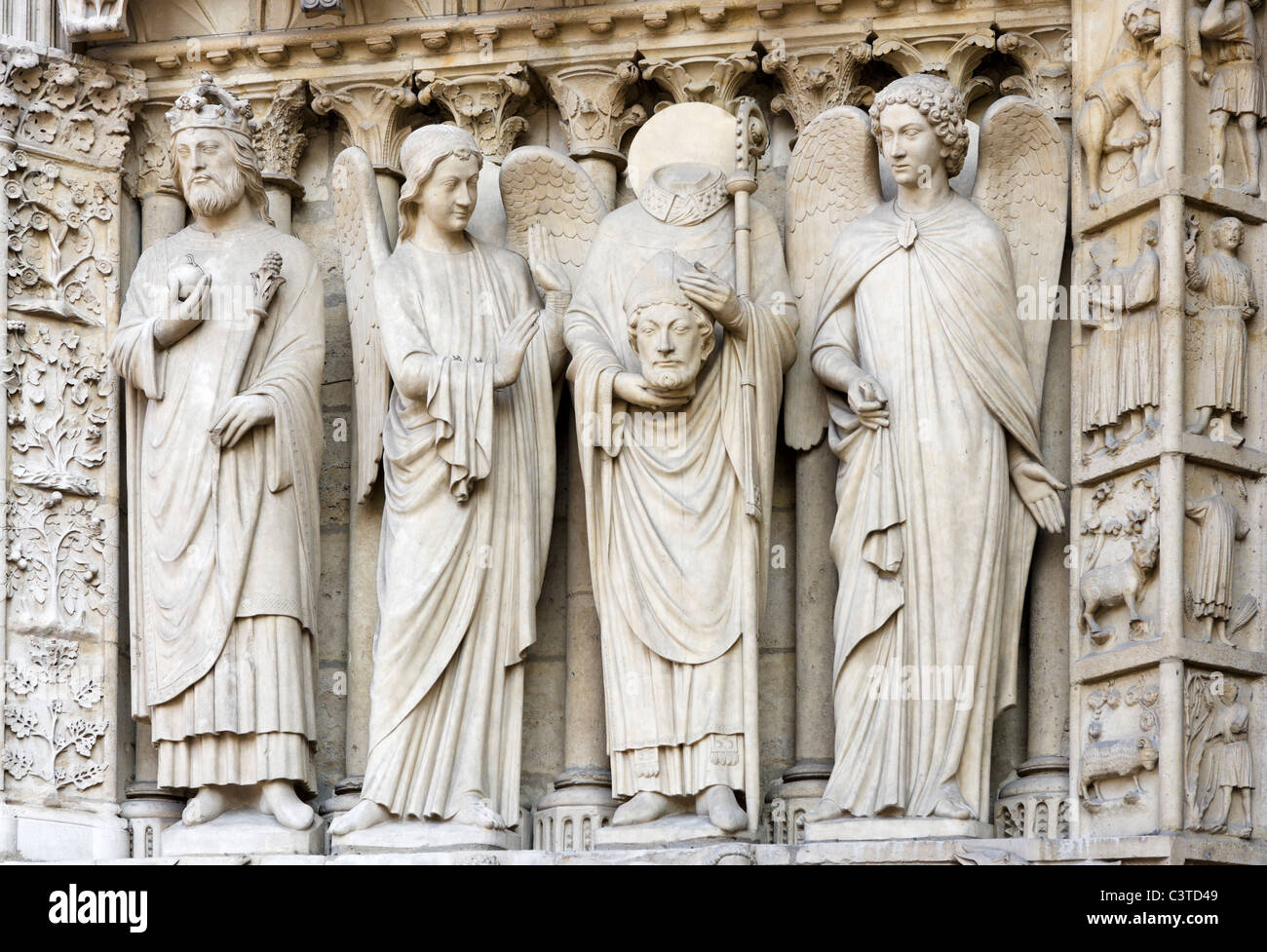 Statues outside the entrance to the Cathedral of Notre Dame de Paris, Ile de la Cite, Paris, France Stock Photo