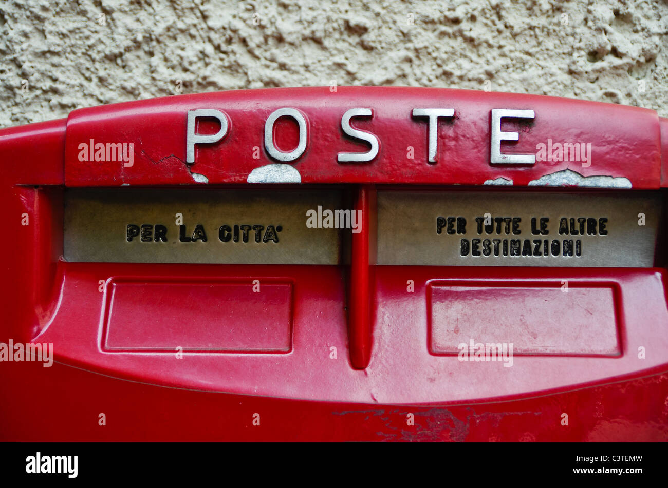 Red poste box hi-res stock photography and images - Alamy