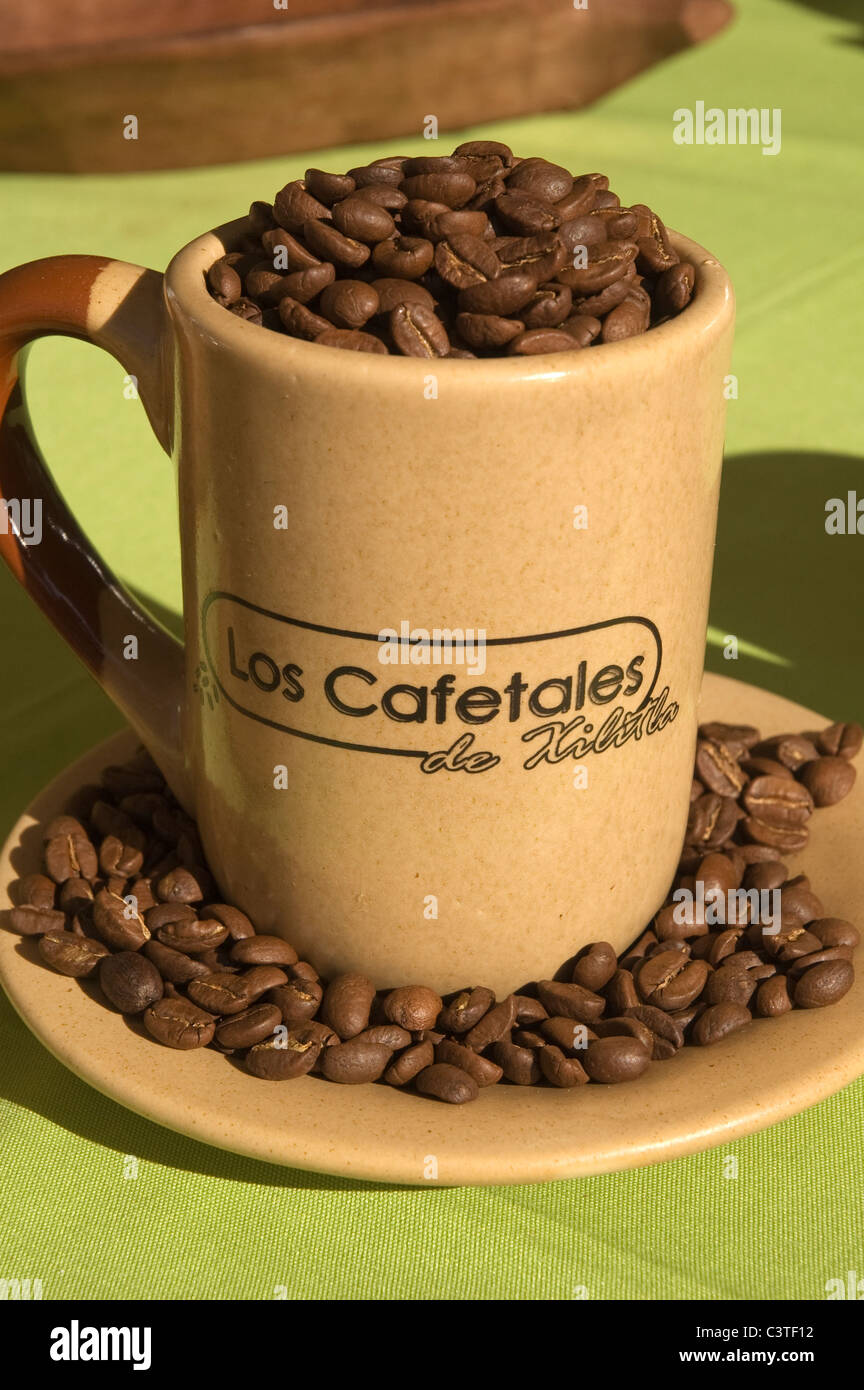 Elk187-3025 Mexico, San Luis Potosi, coffee roaster, beans for sale Stock Photo
