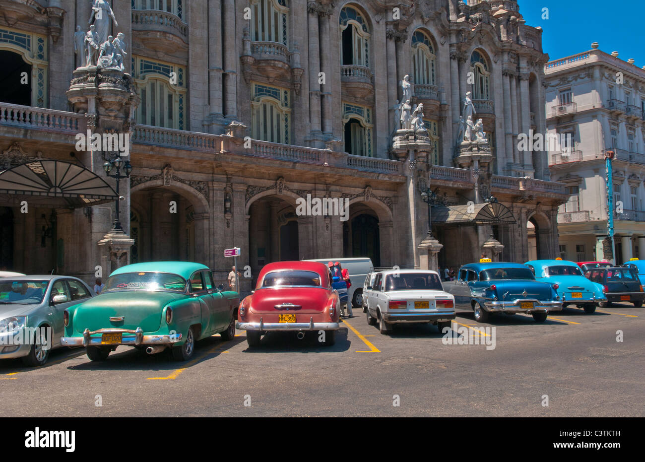 1950s parked cars hi-res stock photography and images - Alamy