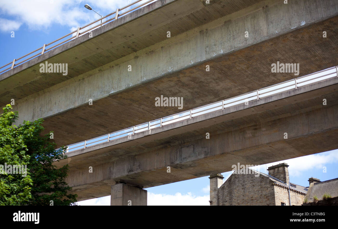 A629/A58 burdock way flyover the river calder in west yorkshire, uk ...