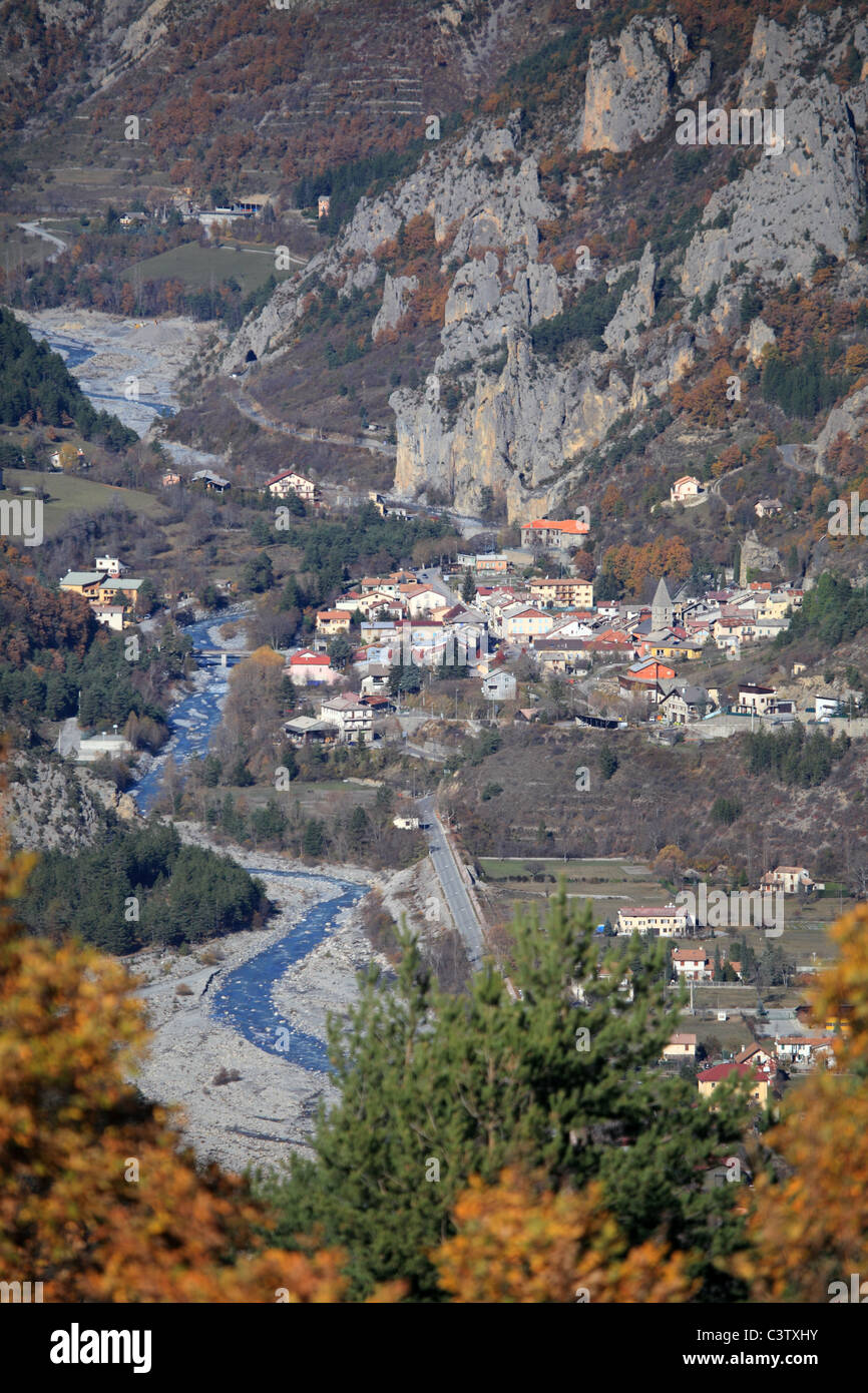 The village of Guillaumes in the Var valley in the back country of the Alpes-Maritimes Stock Photo