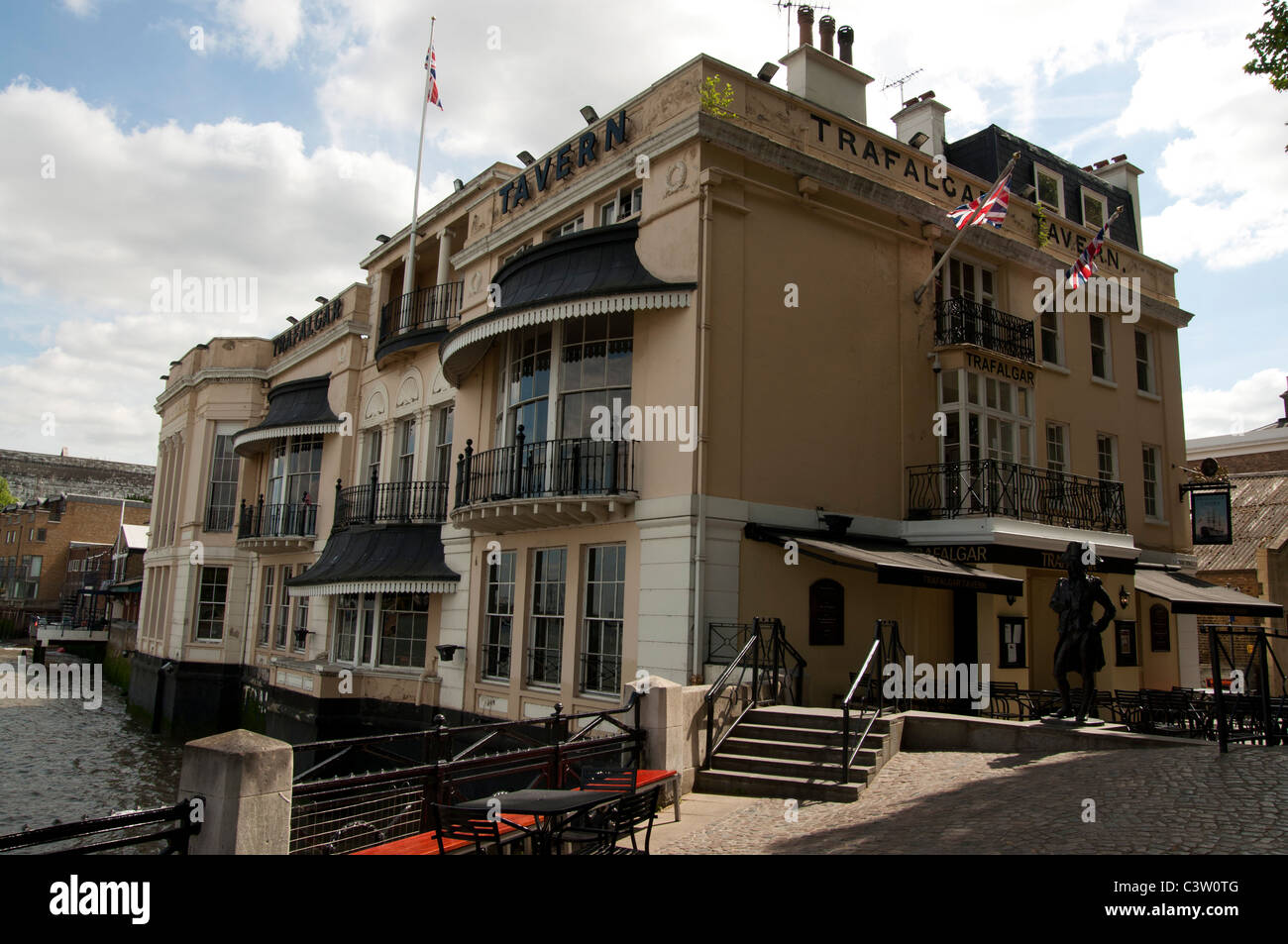 Trafalgar public house with statue of admiral nelson at Greenwich