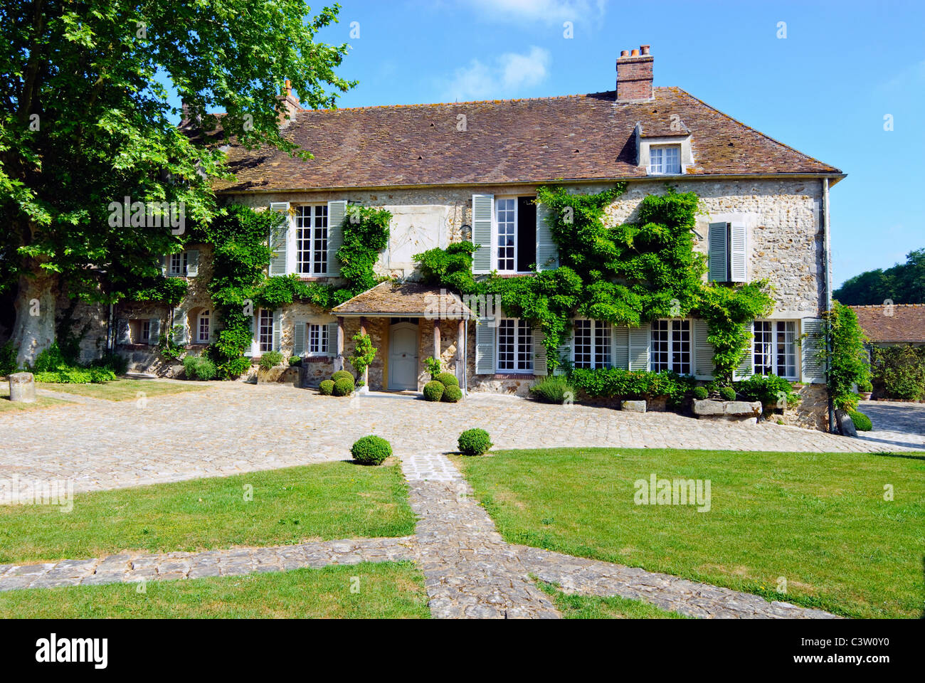 The Duke and Duchess of Windsor's country home Le Moulin de la Tuilerie in Gif sur Yvette, France Stock Photo