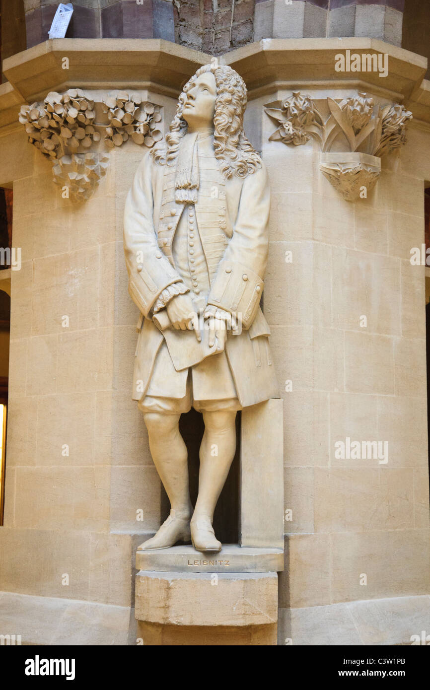 A statue of Gottfried Wilhelm Leibniz at the Oxford University Natural
