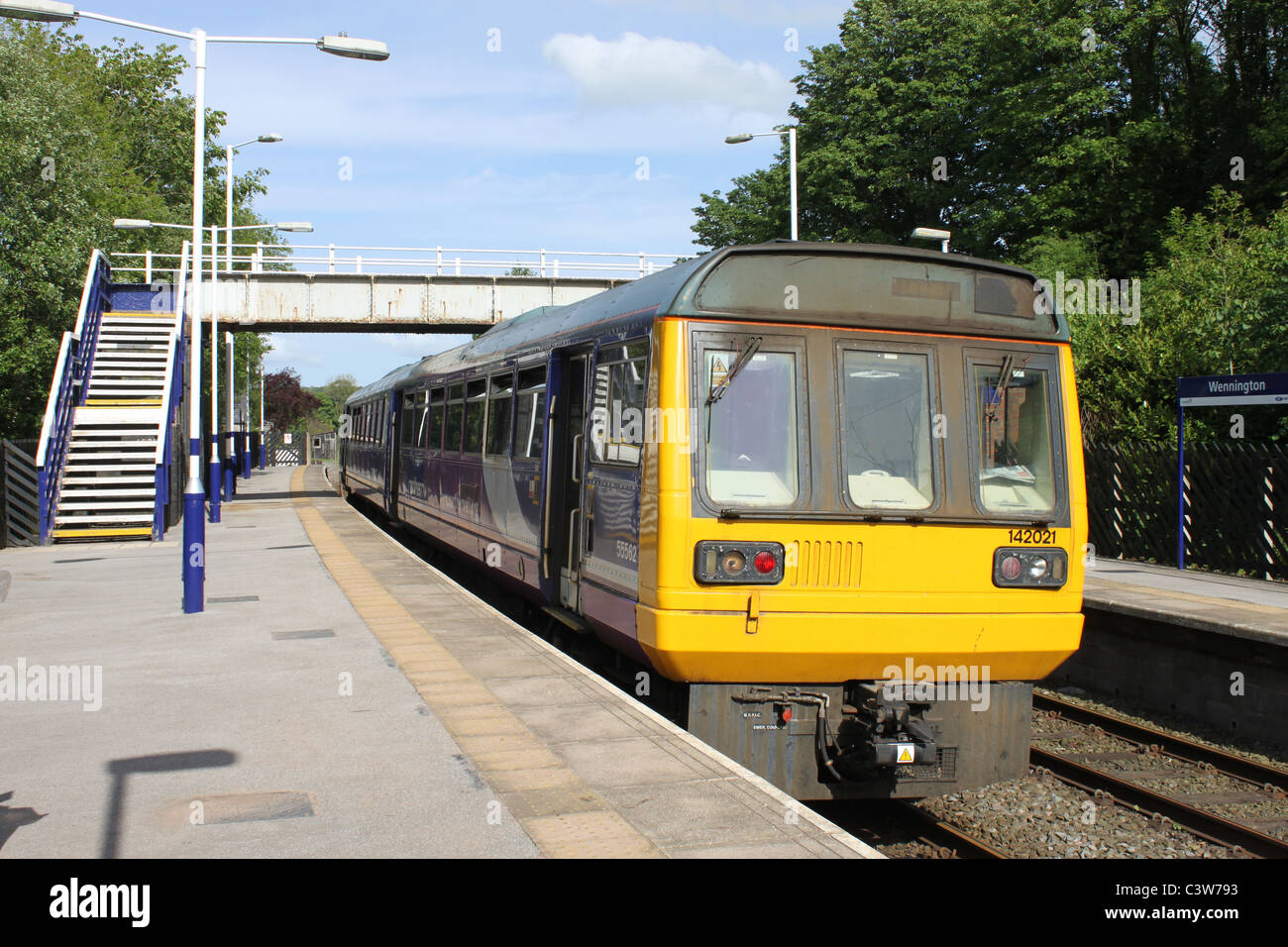 Morecambe to leeds train hires stock photography and images Alamy