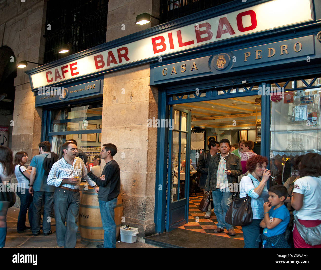 Plaza Nueva Bilbao Spain Restaurant Bar Pub Cafe tapas pinchos pintxos