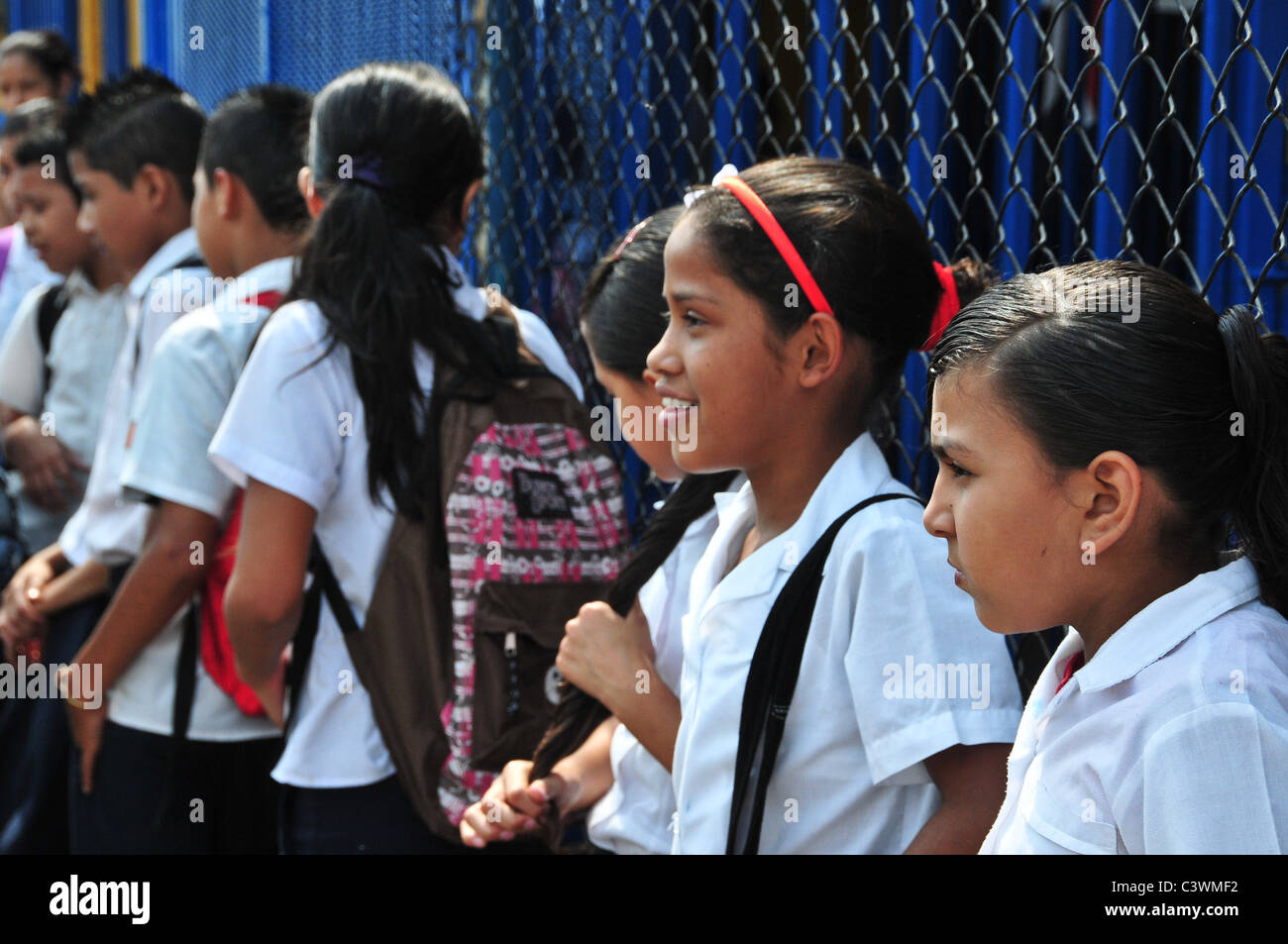 Costa rican schoolgirls hires stock photography and images Alamy