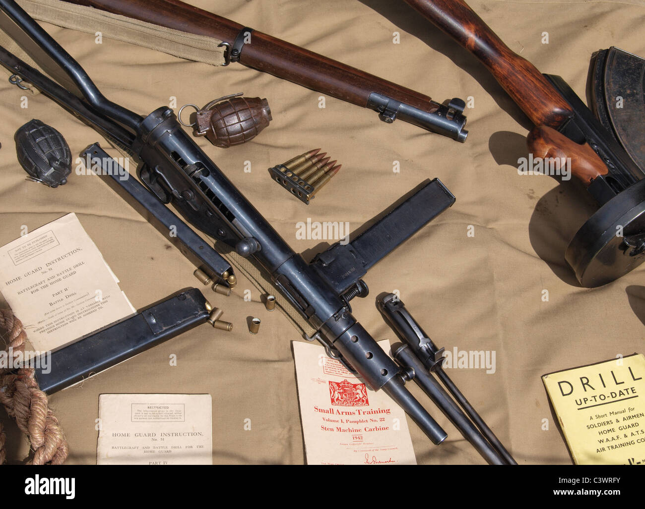 World war two weapons hi-res stock photography and images - Alamy