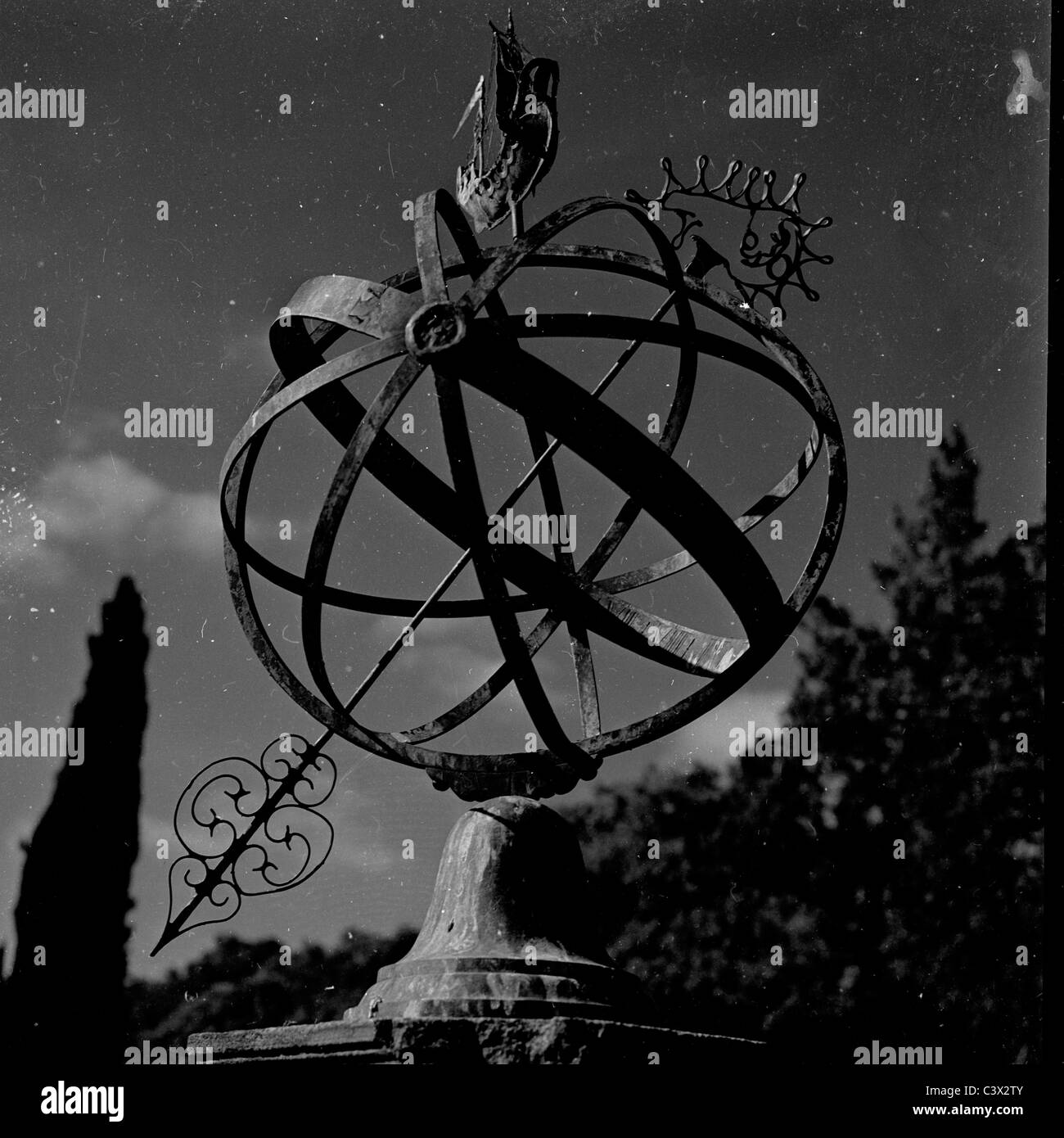 Historical sundial hires stock photography and images Alamy