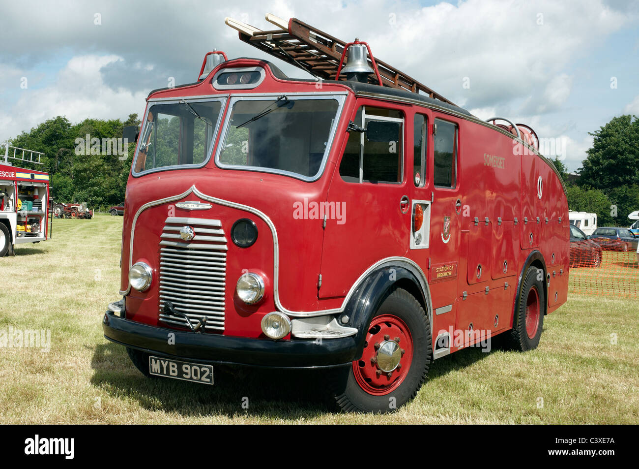 Ladder type fire truck hi-res stock photography and images