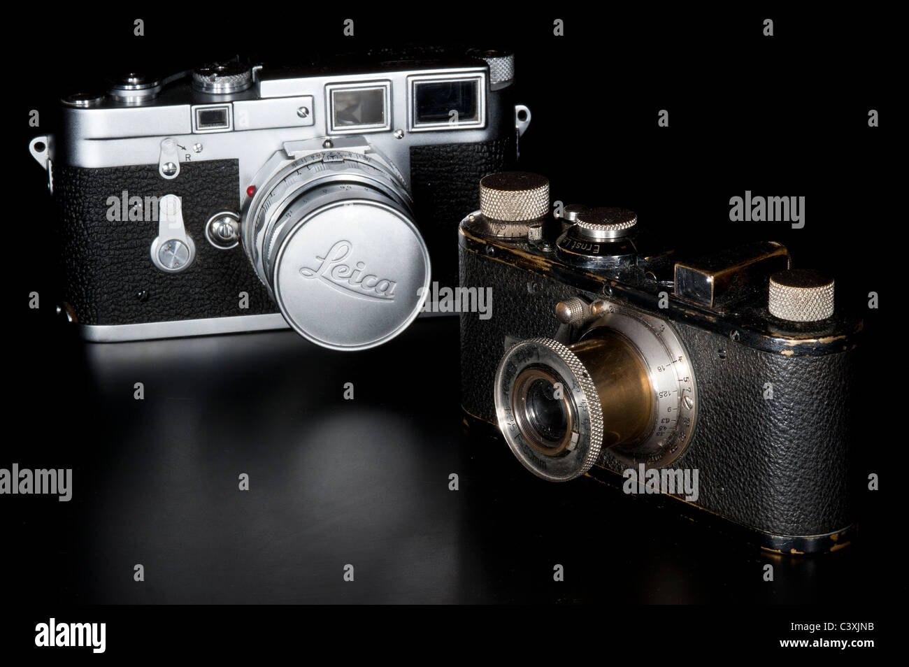 Early Leica cameras Stock Photo - Alamy