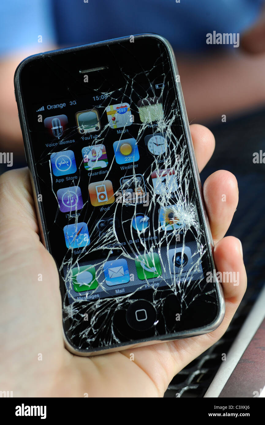 Broken iphone hi-res stock photography and images - Alamy