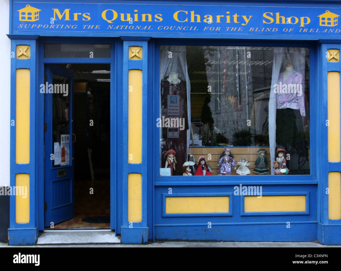 Mrs quins charity shop hires stock photography and images Alamy