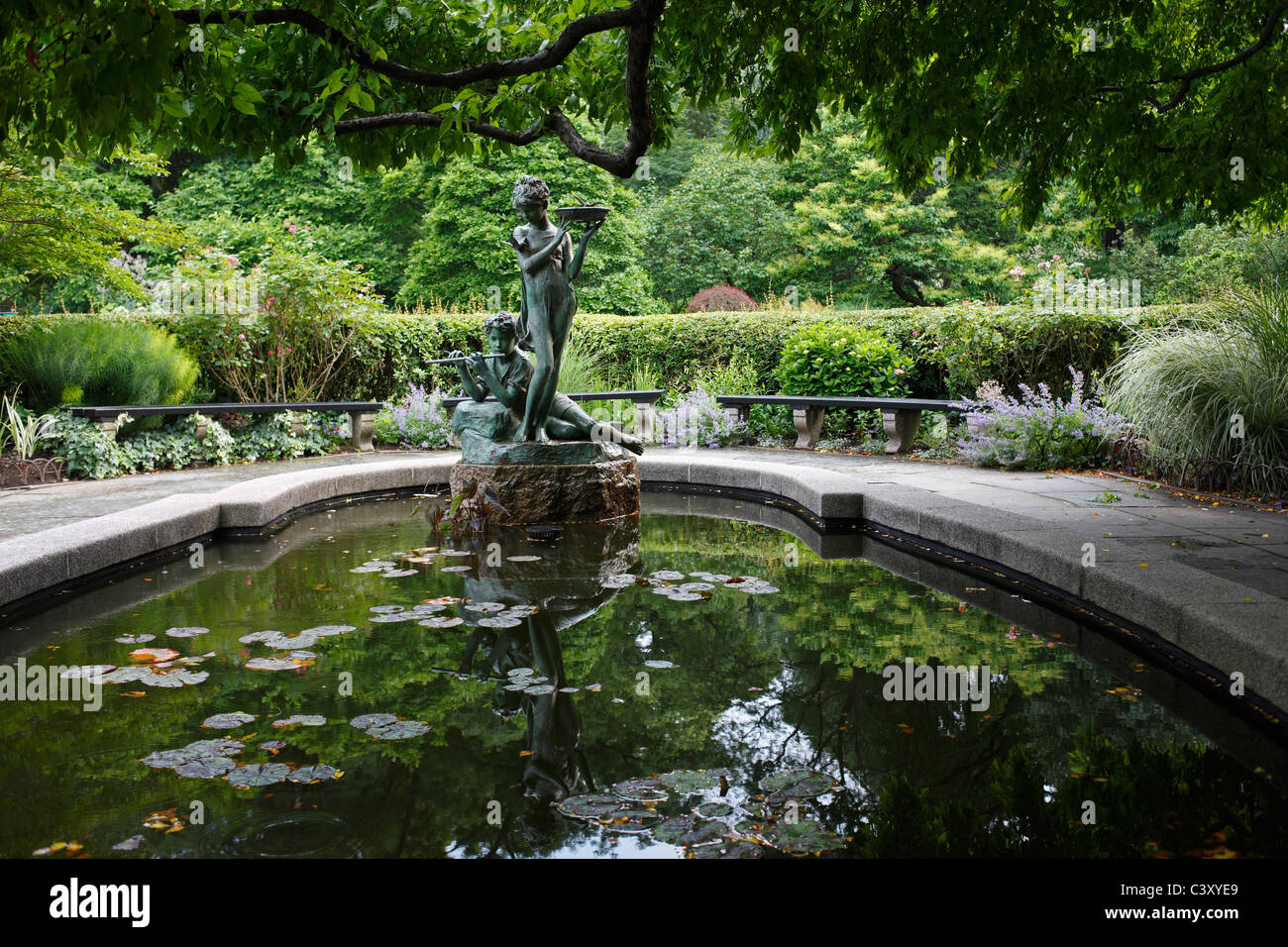 Memorial Fountain, Conservatory Garden, Central Park, New York