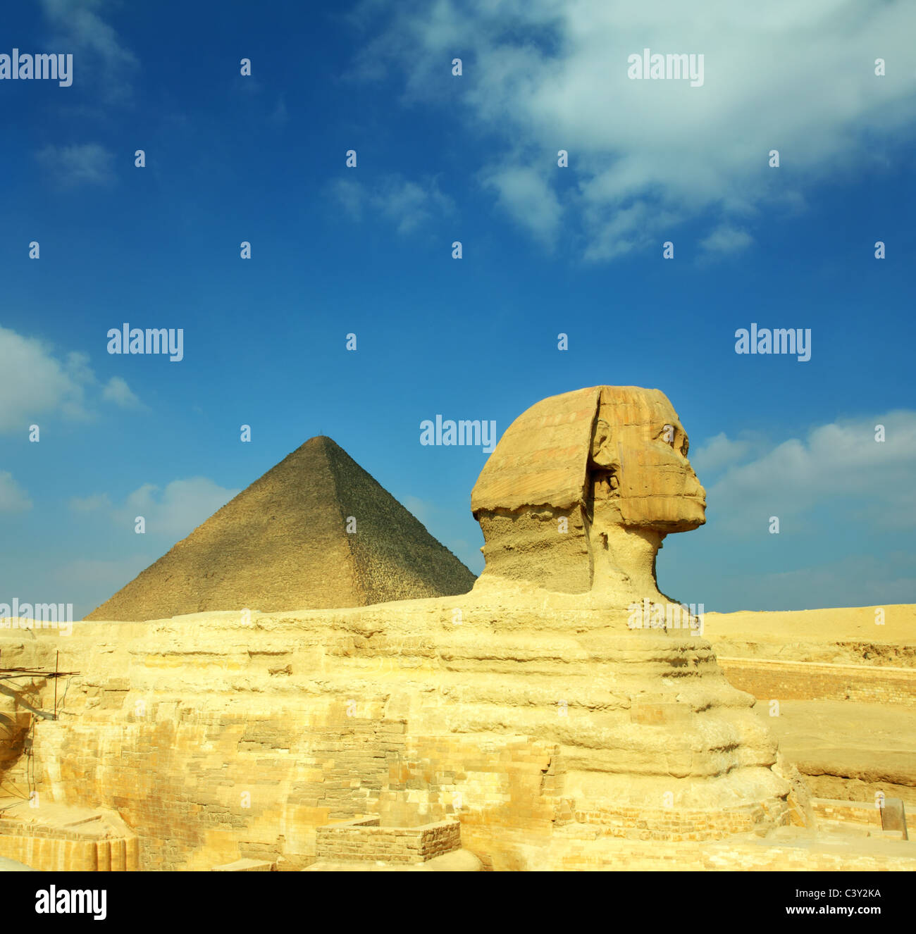 famous ancient egypt Cheops pyramid and sphinx in Giza Stock Photo - Alamy