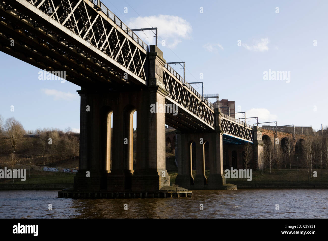 The Rail Bridge over the River Tyne in Newcastle upon Tyne Stock Photo ...