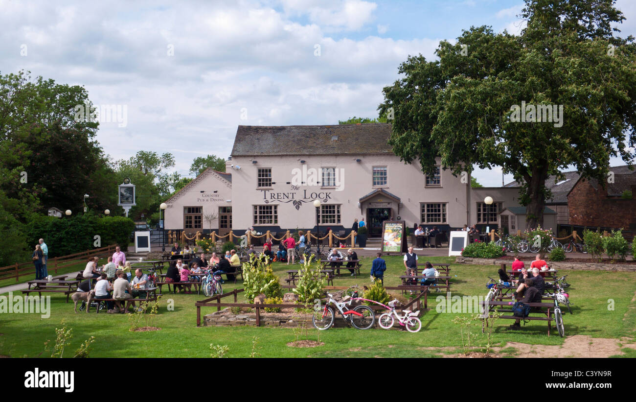 "trent lock" public house restaurant Trent Lock Long eaton sawley