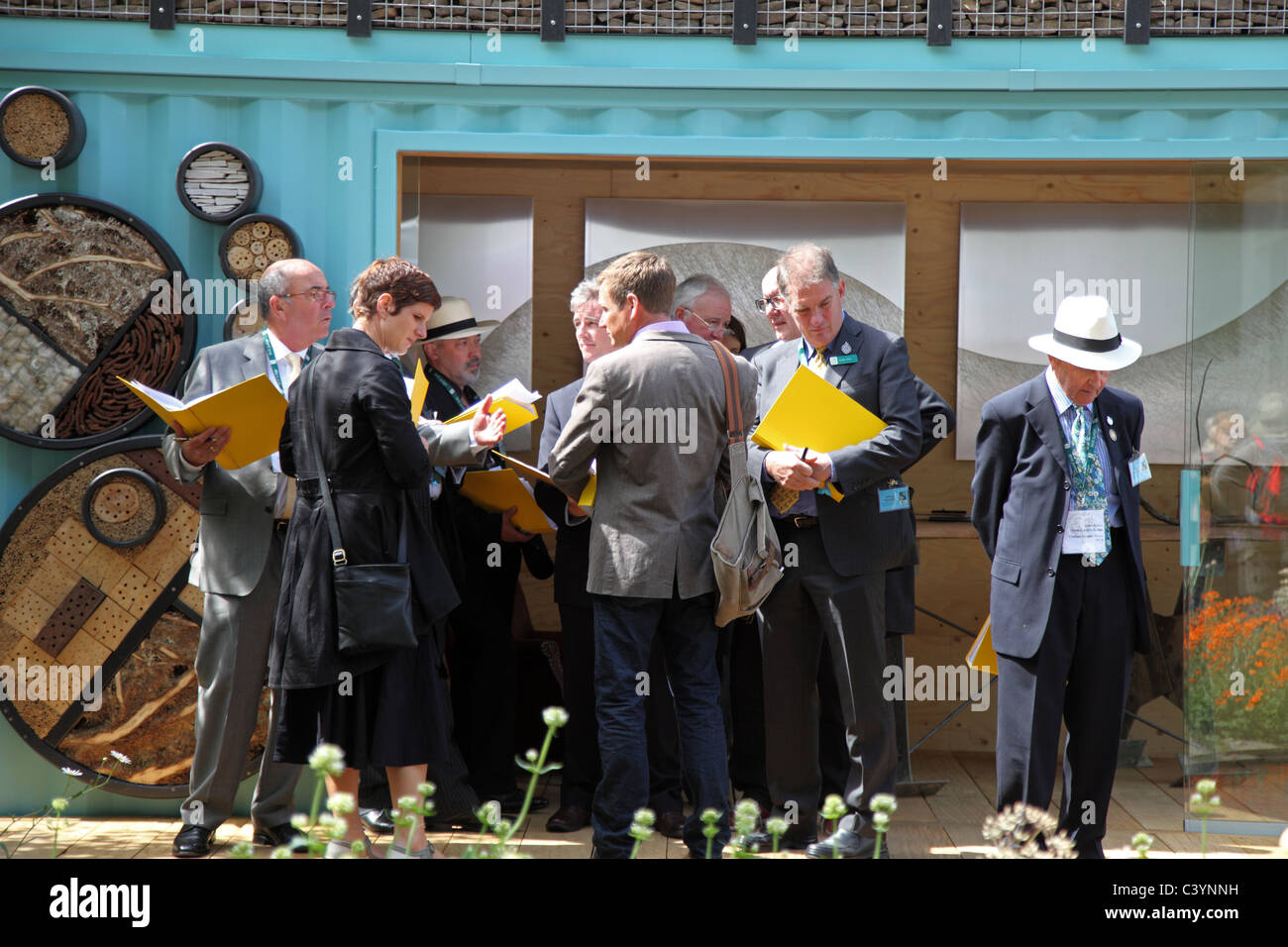 Judges judging, Chelsea Flower Show 2011 Stock Photo