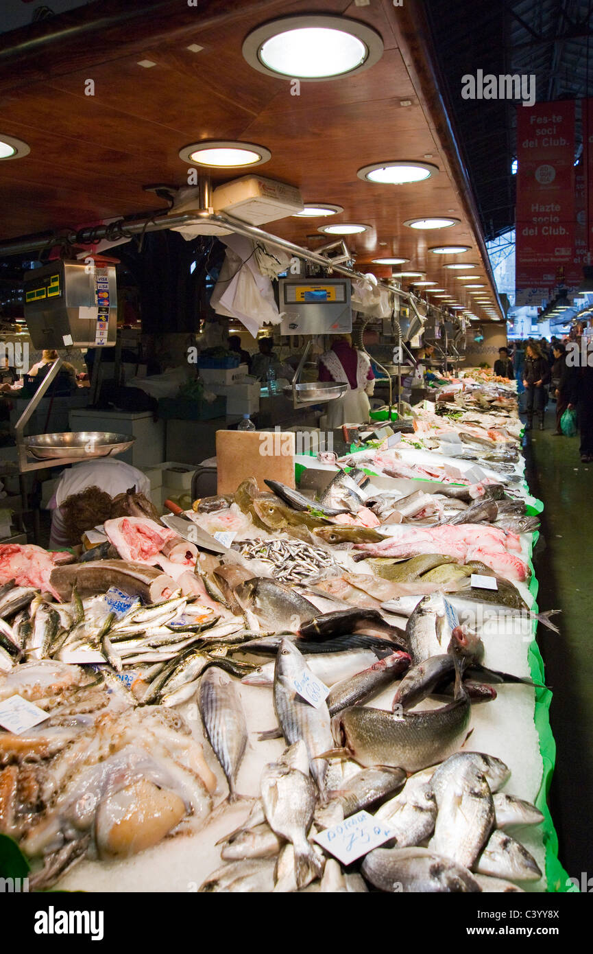 Fresh fish stall in La Boqueria public market, La Rambla (Las Ramblas), Barcelona, Catalunya, Spain Stock Photo