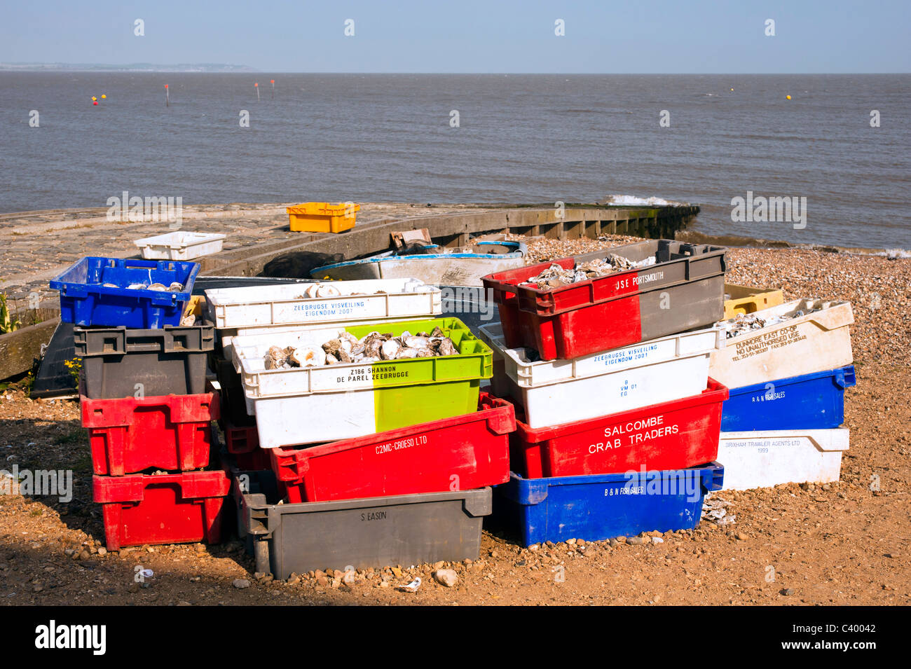 Boxes with oysters hi-res stock photography and images - Alamy