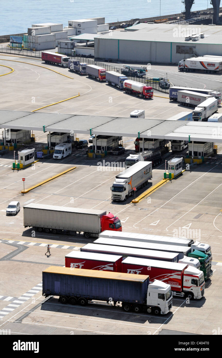 Lorries queuing to check in for boarding channel ferries at Dover Port Stock Photo