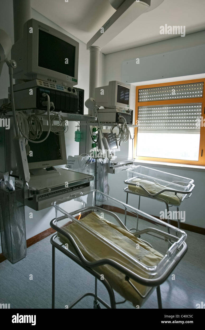 Empty hospital nursery room Stock Photo - Alamy Empty hospital nursery room Stock Photo - Alamy