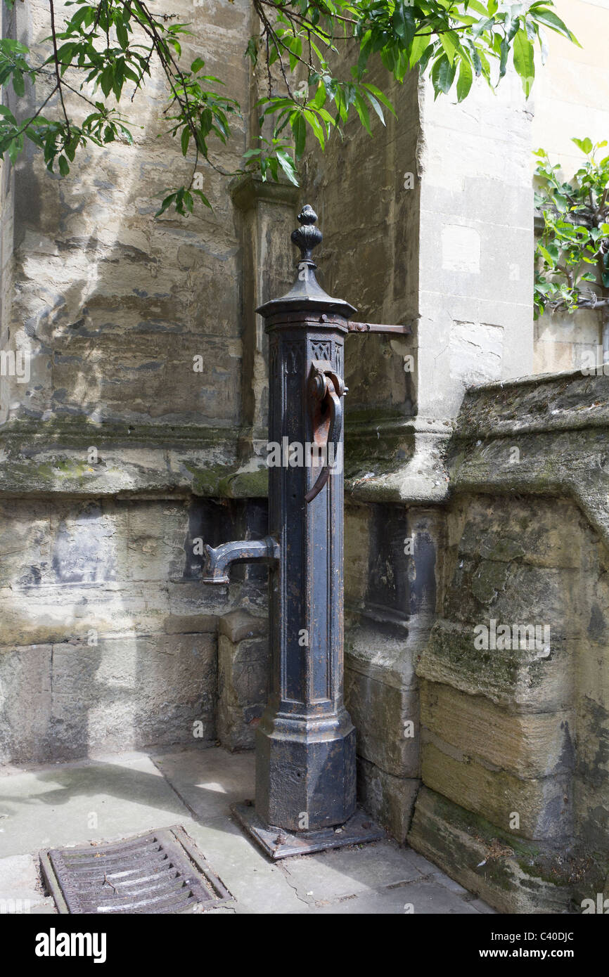 Old water pump, St Mary's Passage Oxford 3 Stock Photo Alamy