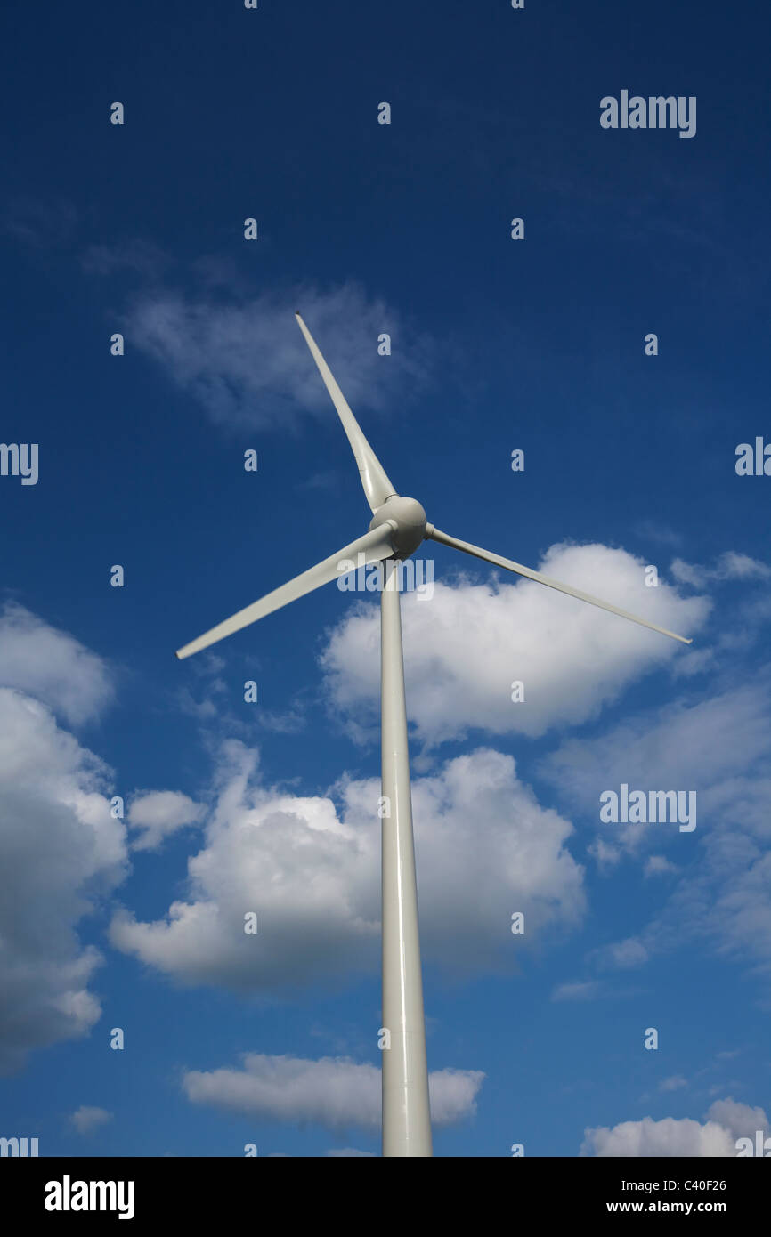 Wind Turbine at DIRFT near Daventry Northamtonshire England UK Stock Photo