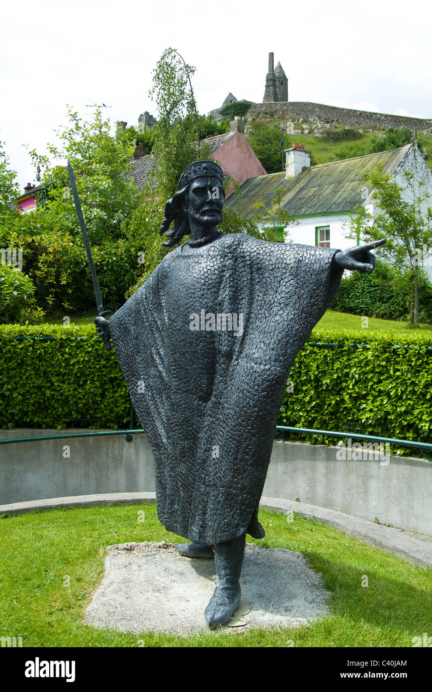 bronze statue rock of cashel ireland 12th century Irish eire Carraig