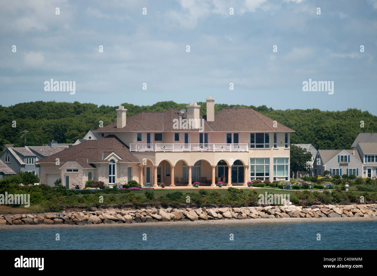 Homes on the Hyannis Inner harbor Stock Photo Alamy