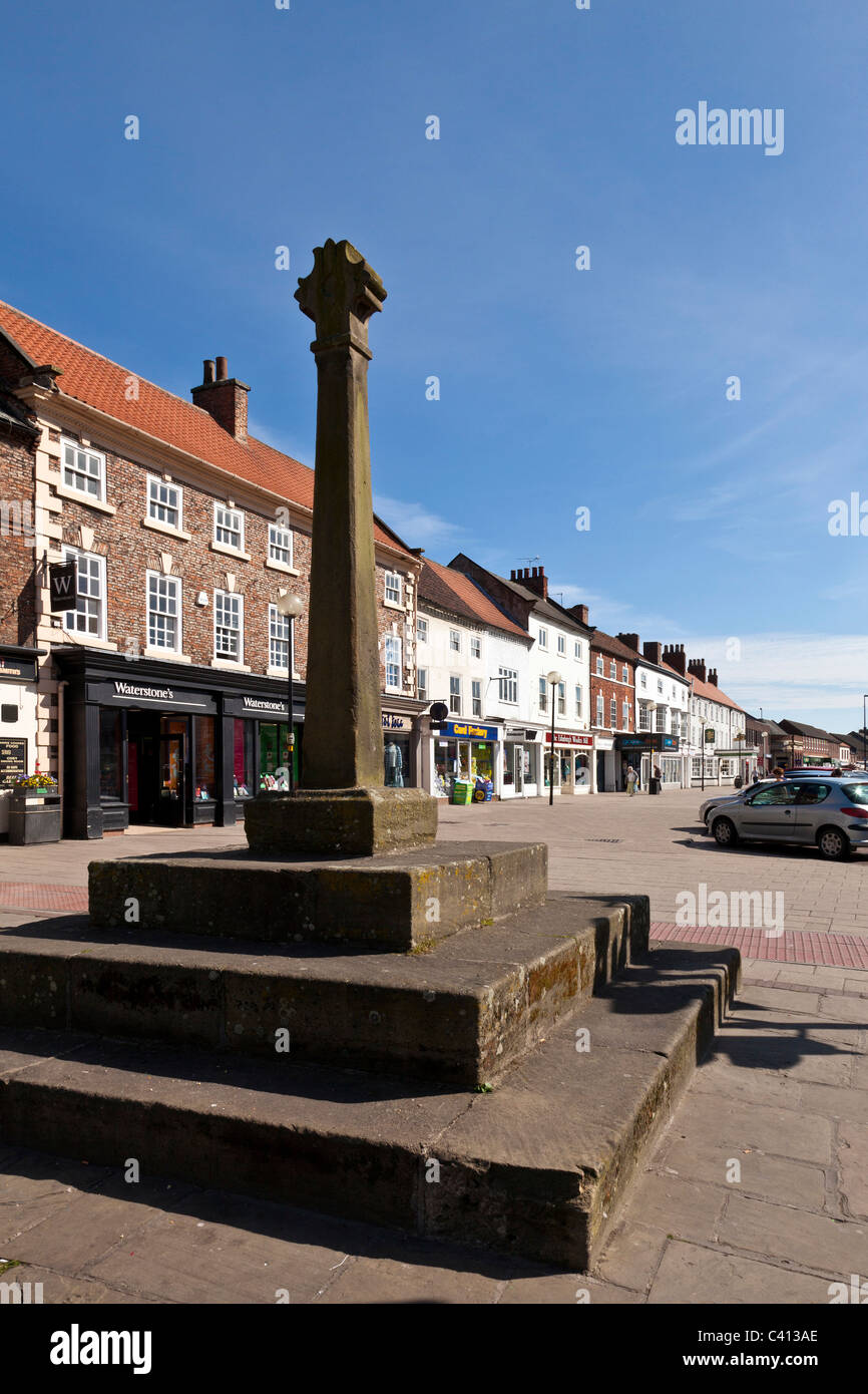 The Market Cross, Northallerton High Street, North Yorkshire Stock Photo Alamy